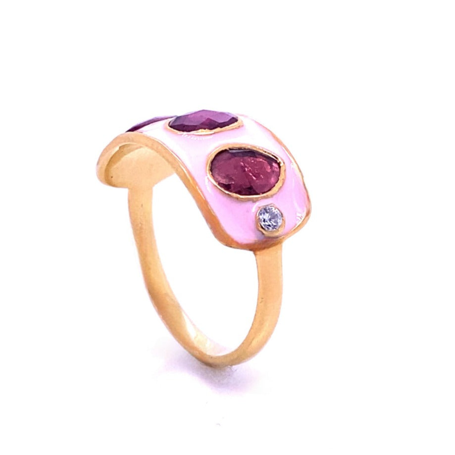 Trinity Ring in Pink