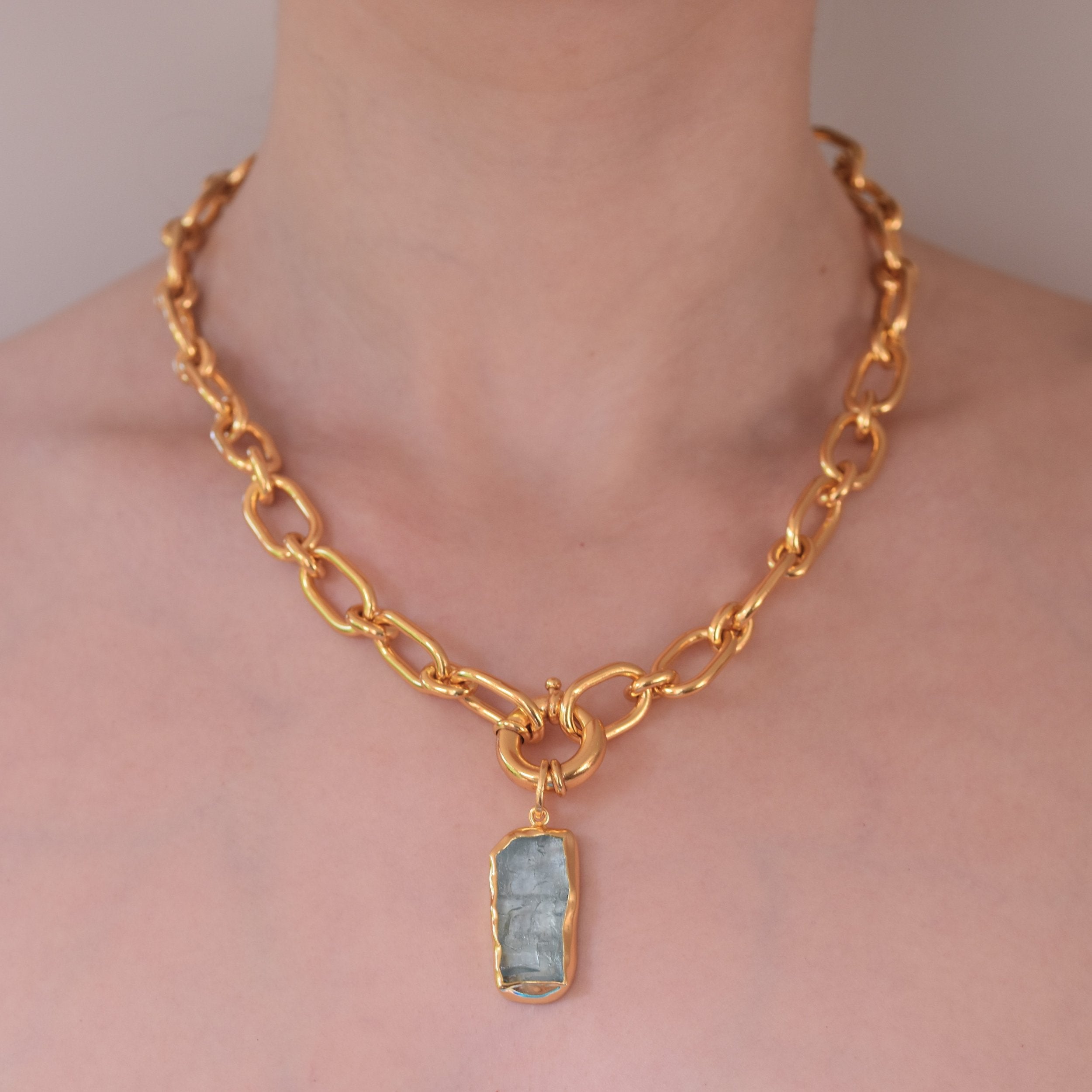 Aquamarine and Gold pendant and Chain